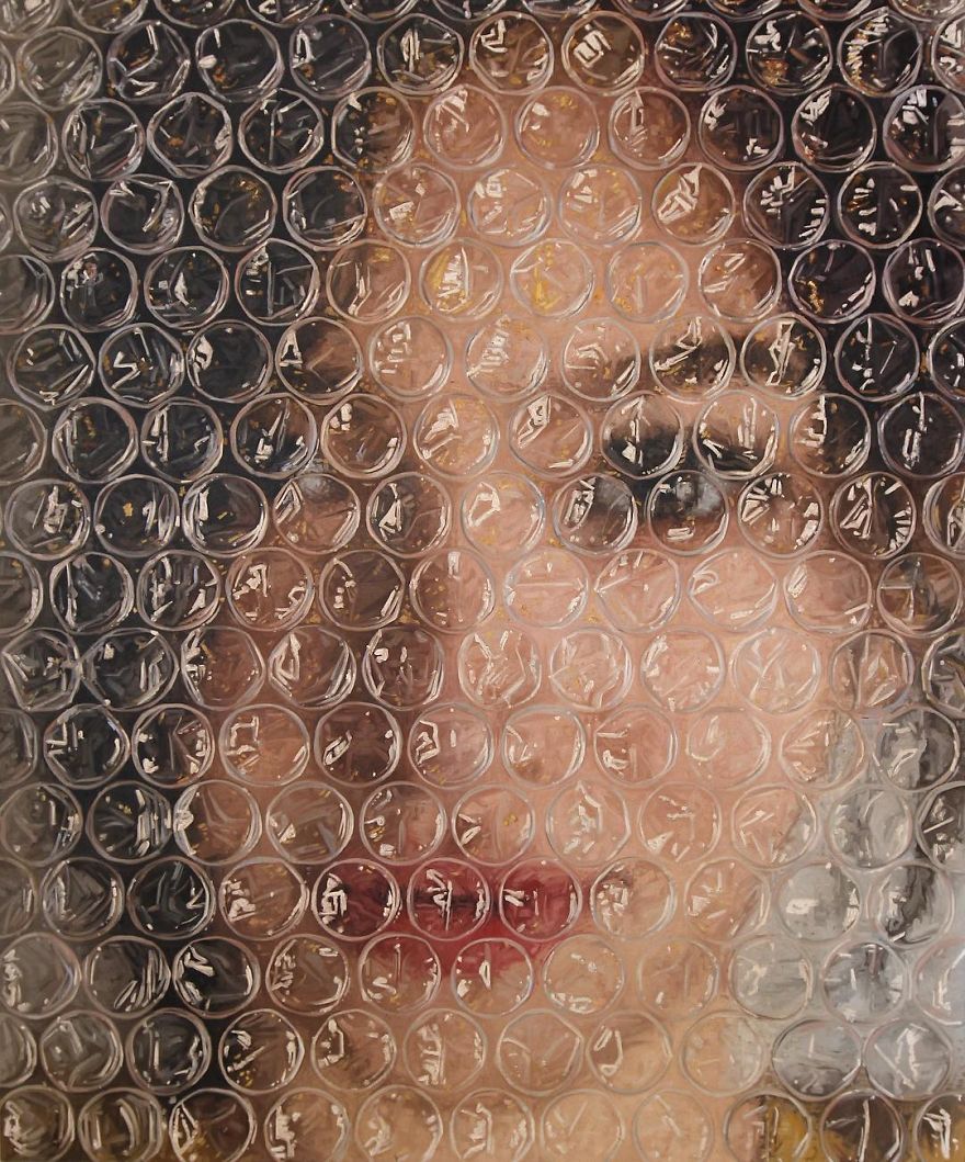 Artist Paints Portraits That Look Like They're 'Wrapped' In Bubble Wrap