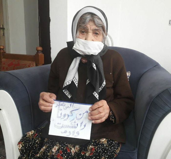 This 103 Year Old Iranian Women Beat The The Corona Virus And Was Allowed To Go Back Home! She’s Holding A Piece Of Paper Saying “I Defeated The Corona Virus”
