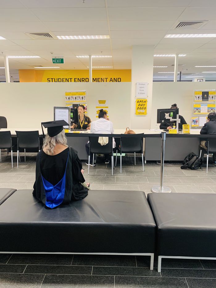 Girlfriend's Grad Cancelled Due To The Virus So She’s Picking Up Her Degree From The Student Desk