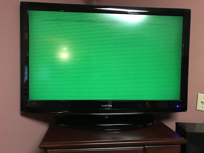ทีวีขึ้นเป็นจอสีเขียว