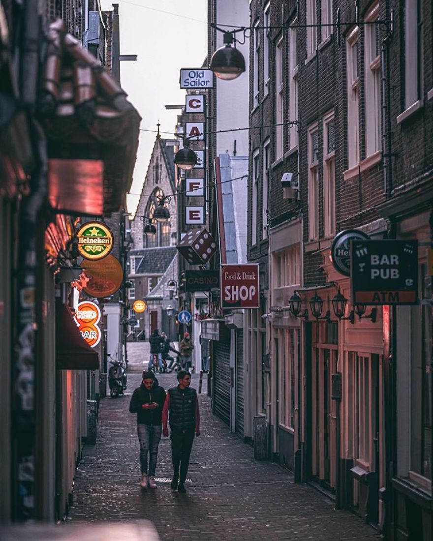 Rare Photos Of The Red Light District Amsterdam Due To The Coronavirus Outbreak