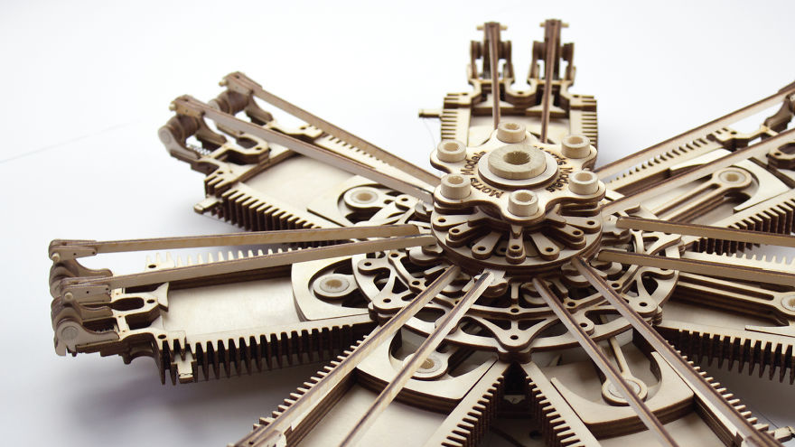 Aviation Professor Designs Highly Detailed And Intricate Laser Cut Models Of Classic Engines