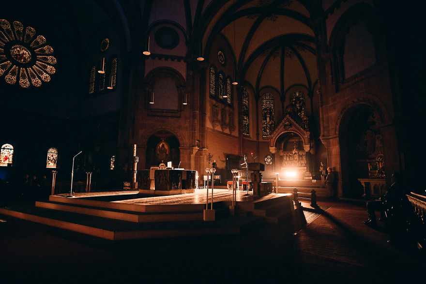 Blinding Lights And Immersive Sounds Evoke Essential Questions In Church. Blinding Lights And Immersive Sounds Evoke Essential Questions In Church.