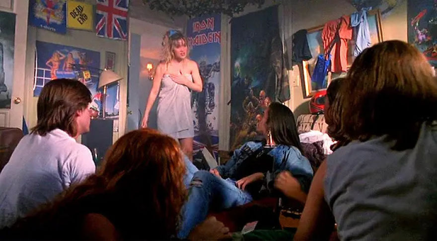 This 90s Bedroom Style On Screen Will Make You Feel Nostalgic This 90s Bedroom Style On Screen Will Make You Feel Nostalgic