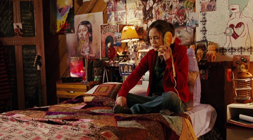 This 90s Bedroom Style On Screen Will Make You Feel Nostalgic This 90s Bedroom Style On Screen Will Make You Feel Nostalgic