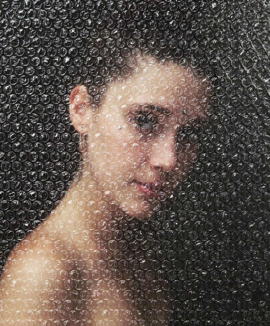 Artist Paints Portraits That Look Like They're 'Wrapped' In Bubble Wrap