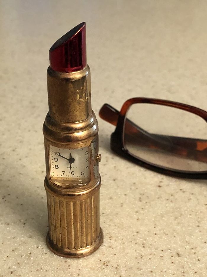 I Inherited This From A Friend Who Found It Among Her Mother's Things. She Offered It To Me But I Would Have Dove Into A Dumpster For It. Is It A Clock? Is It A Lipstick? Its A Lipstick Clock. (Glasses To Show Size)