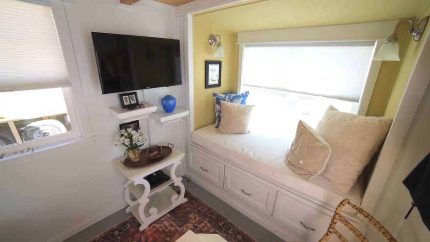 4 Years Of Minimalistic Living- She Designed Her Dream Tiny House.