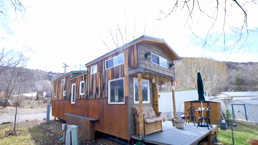 Single Mother By Choice & Two Young Children Live In Gorgeous Tiny Home. Single Mother By Choice & Two Young Children Live In Gorgeous Tiny Home.