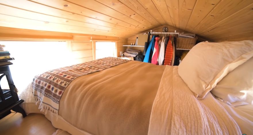 4 Years Of Minimalistic Living- She Designed Her Dream Tiny House.