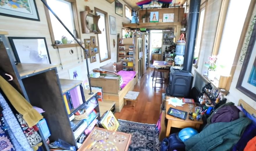 Single Mother By Choice & Two Young Children Live In Gorgeous Tiny Home. Single Mother By Choice & Two Young Children Live In Gorgeous Tiny Home.