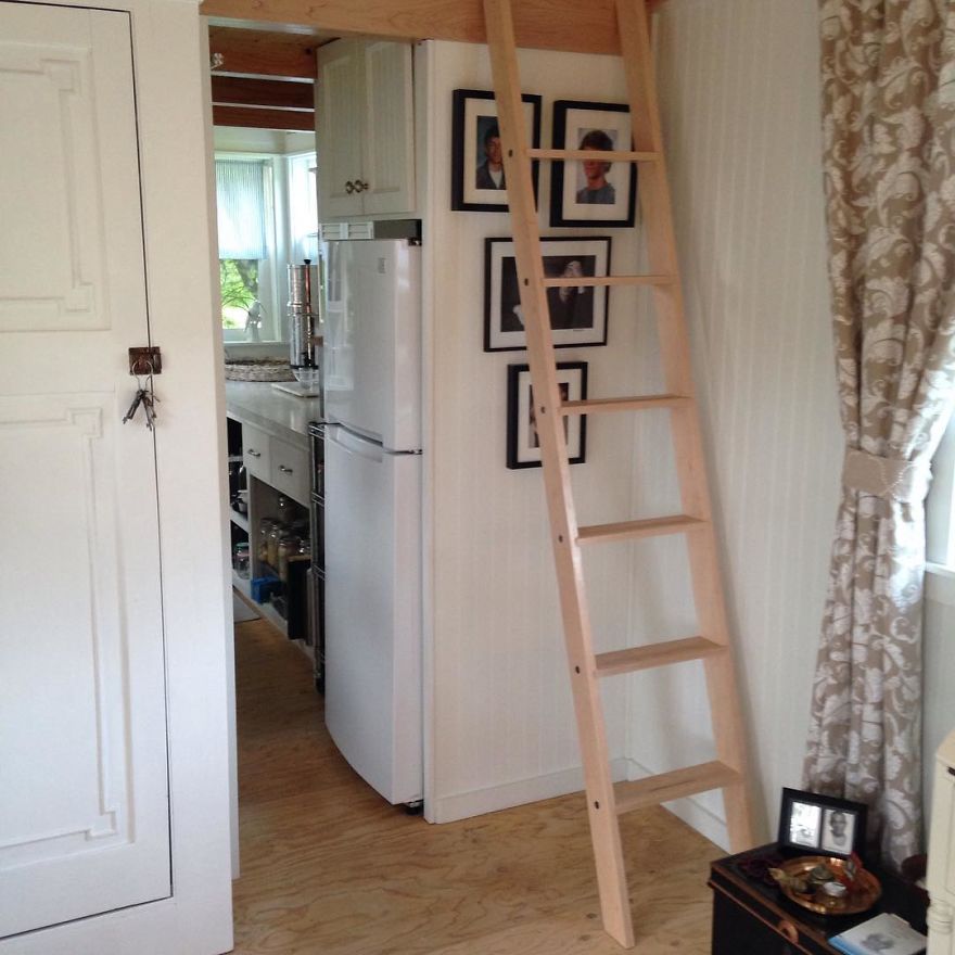 4 Years Of Minimalistic Living- She Designed Her Dream Tiny House.