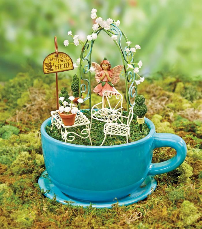 Apparently, Teacup Gardens Are A Thing And Here Are 23 Adorable Examples
