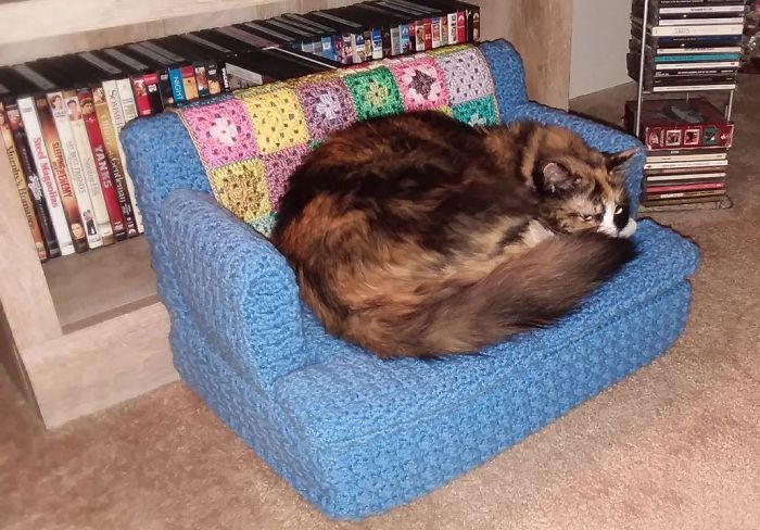 Crochet Cat Couch