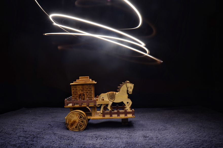 The Light Is Playing With The Toy
