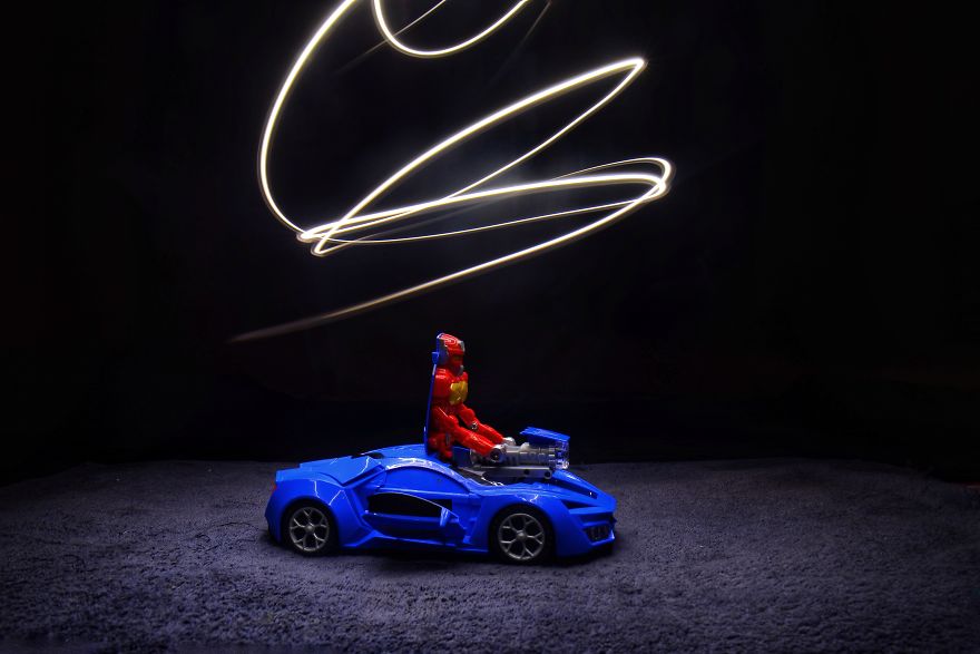 The Light Is Playing With The Toy