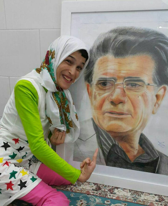Disabled Iranian Artist Draws With Feet Fatemeh Hammami Nasrabadi 2 5ea7f46cab8c5  700 - Você não vai acreditar! Artista desafia a deficiência desenhando com o pé