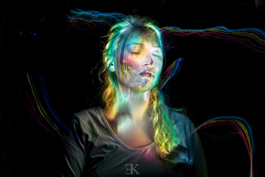 I Create Unique Photography Portraits In Lightpainting (No Photoshop)