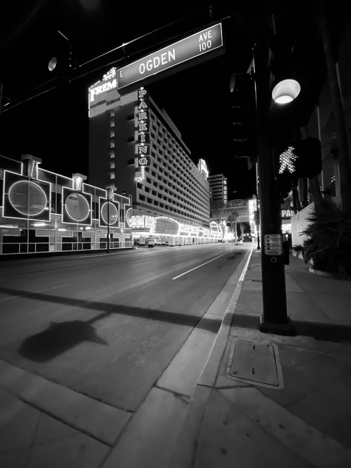 I Wanted To Be Part Of History, So I Took Pictures Of A Deserted Las Vegas