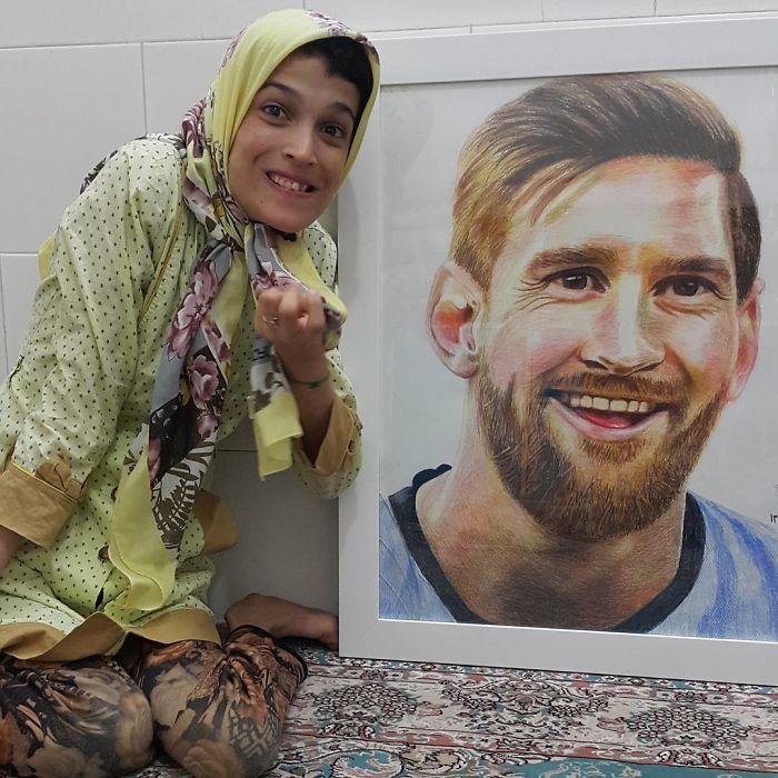 Iranian artist is thrilling the world by painting portraits with his feet 5ea6f74922f60  700 - Você não vai acreditar! Artista desafia a deficiência desenhando com o pé