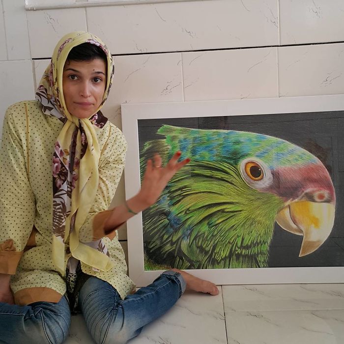 Iranian artist is thrilling the world by painting portraits with his feet 5ea6fb06a347f  700 - Você não vai acreditar! Artista desafia a deficiência desenhando com o pé