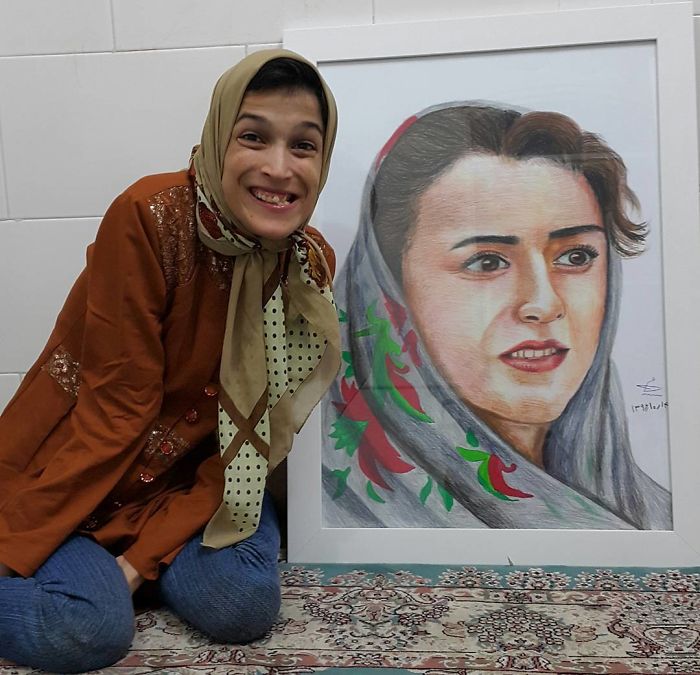 Iranian artist is thrilling the world by painting portraits with his feet 5ea6fb2340c7d  700 - Você não vai acreditar! Artista desafia a deficiência desenhando com o pé