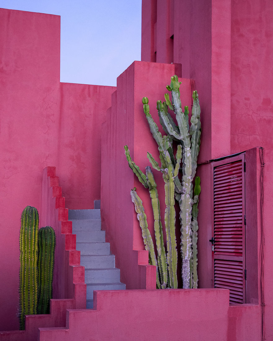 My 8 Images Prove That Ricardo Bofill's La Muralla Roja Is A Masterpiece Of Architecture And Aesthetics