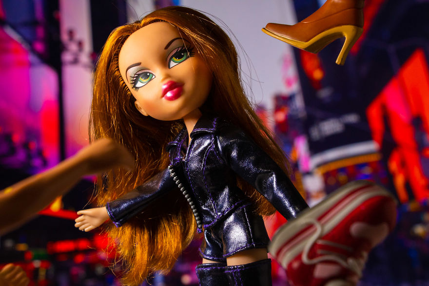 On Day 32 Of Our Quarantine We Decided To Recreate 7 Famous Books – With Bratz Dolls