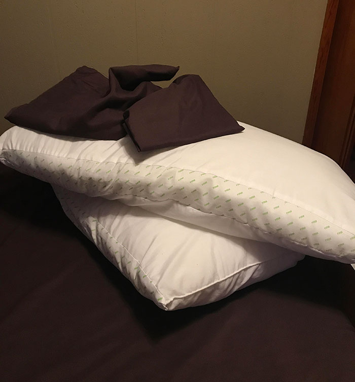 Le pedí a mi marido que pusiera las fundas en las almohadas