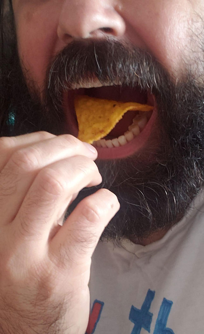 Boyfriend Goes Above And Beyond To Eat The Last Dorito Without His GF Knowing, And His Hilarious Plan Works