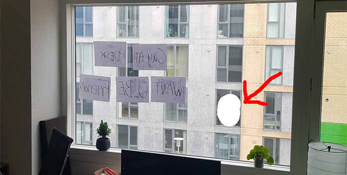 Guy Keeps Accidentally Making Eye Contact With His Neighbor, Finally Decides To Text Him Via Window