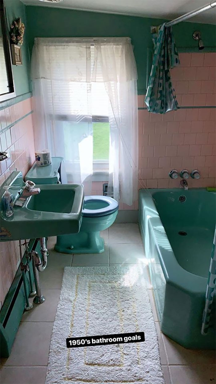 My Great Grandparent’s Upstairs Bathroom. This Was My Favorite Room! I Always Said That I Would Keep It The Same If I Ever Were Able To Own It. I’m Sure It’s Not Everyone’s Taste