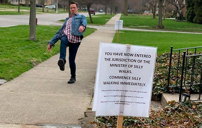 Here’s How 30 People React To A Sign On The Sidewalk Telling Them To ‘Commence Silly Walking’