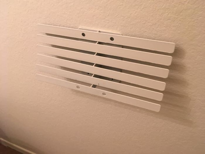 Friend Bought A New (To Him) House, There’s One Of These In Each Bathroom. Don’t Appear To Be Connected To Anything