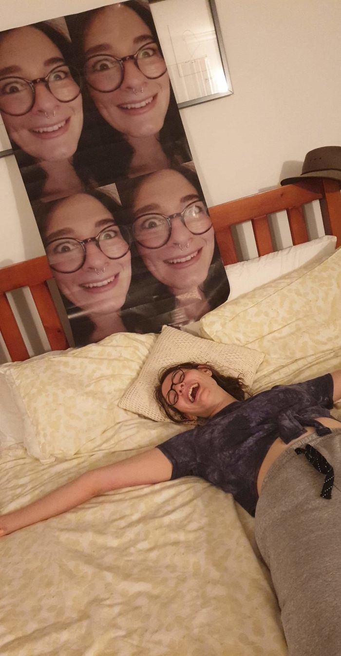 I Ordered Wrapping Paper Online, There Was A Mistake And Now I Have A Massive Poster Of My Face, I'm Not Even Mad