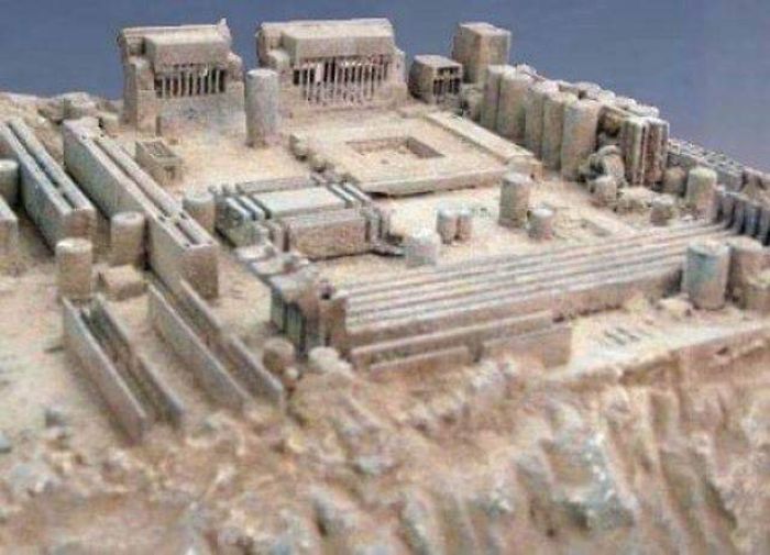 El antiguo templo de Asus