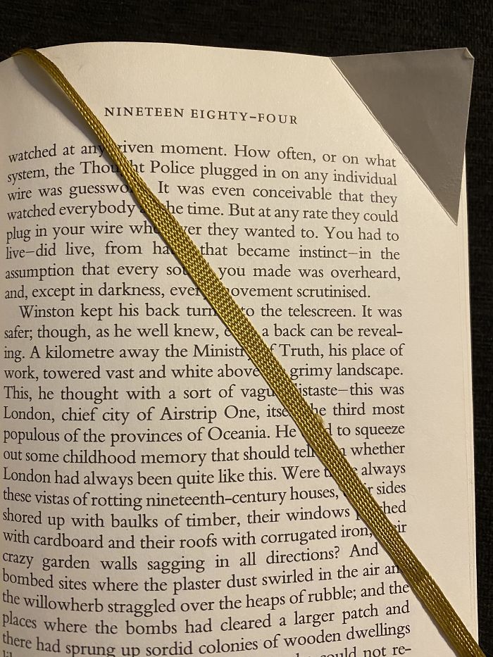 Folding A Page In A Library Book When It Has A Built-In Bookmark