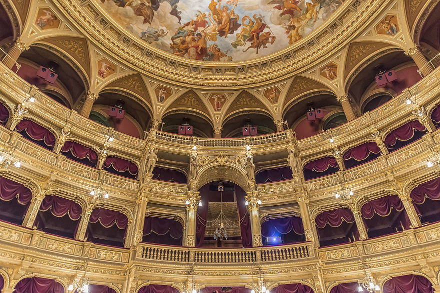 I Photograph Beautiful Theaters From Around The World