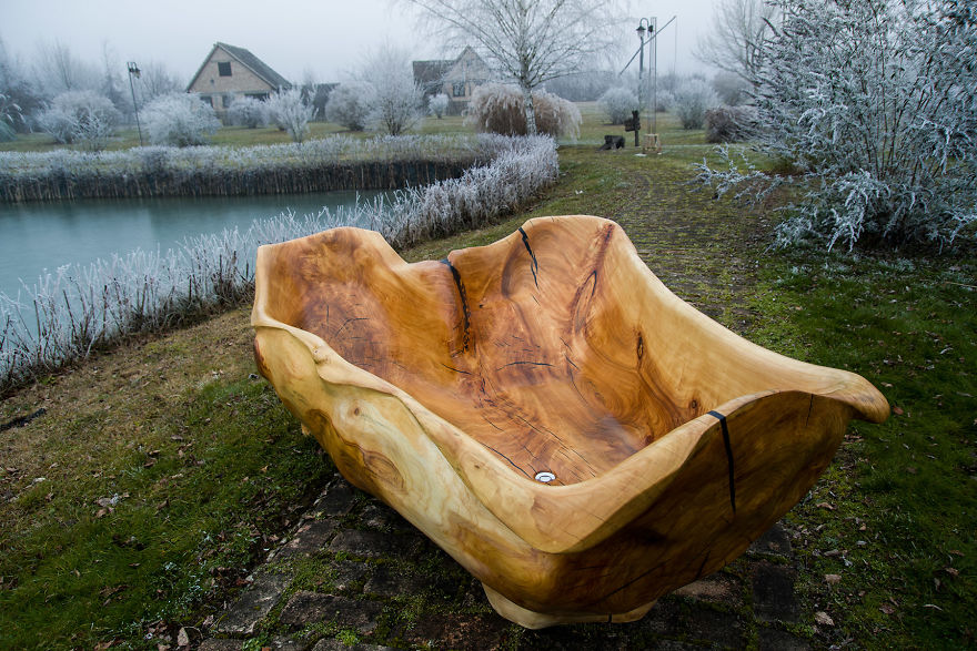Inovative Furniture Design Or Artistic Masterpiece? These Artists Create Amazing Functional Sculptures Out Of Single Trunk By Chainsaw Carving!