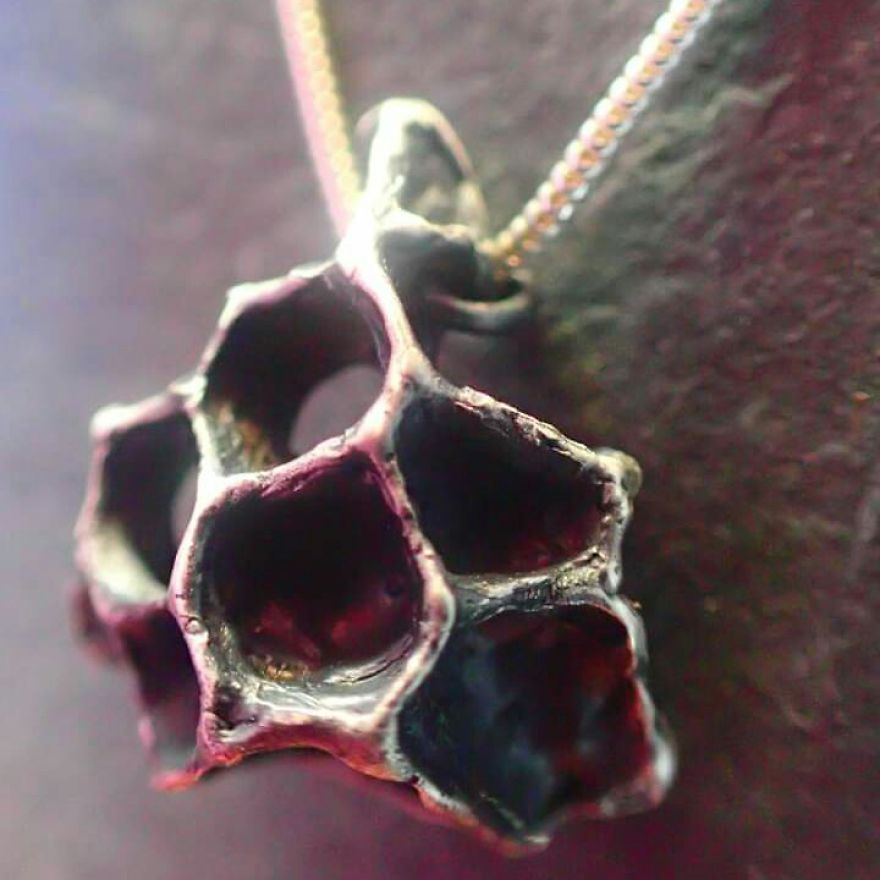 Incredible Jewellery Made Of Real Honeycomb By Artist Beca Beeby. Incredible Jewellery Made Of Real Honeycomb By Artist Beca Beeby.