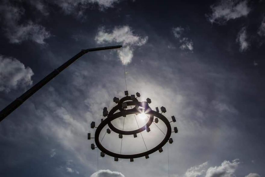 Limburg (Be) Artist Tom Herck Creates 'The Message Is Light&rsquo;, A Monumental Installation As A Tribute To Health Workers