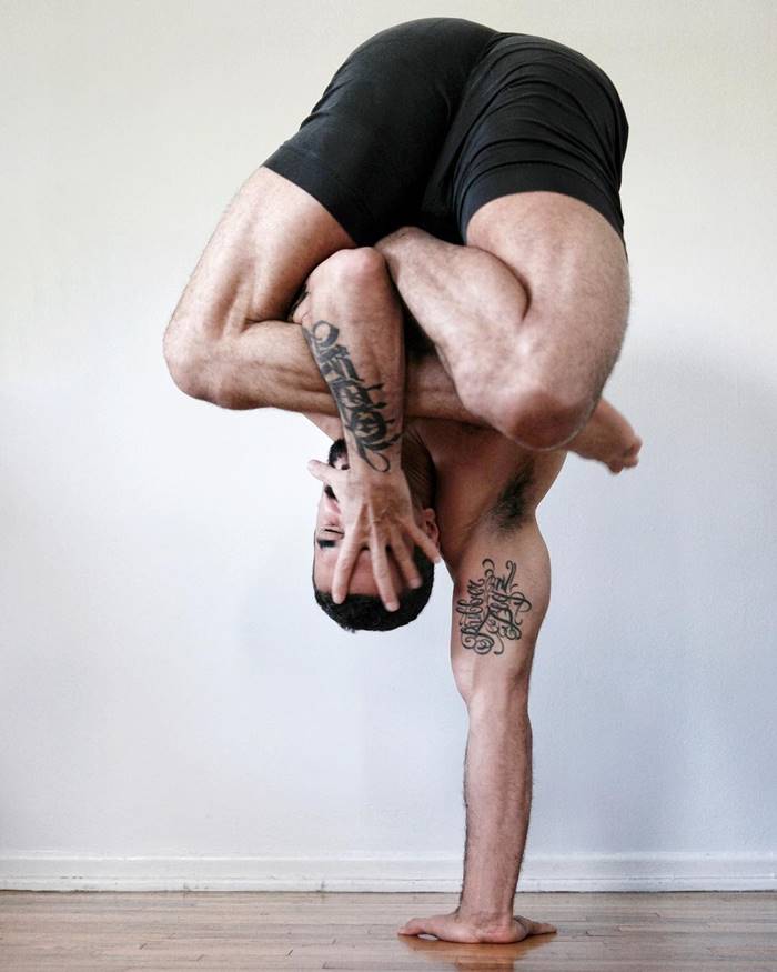 Dancer Rauf Yasit | Rubber Legz