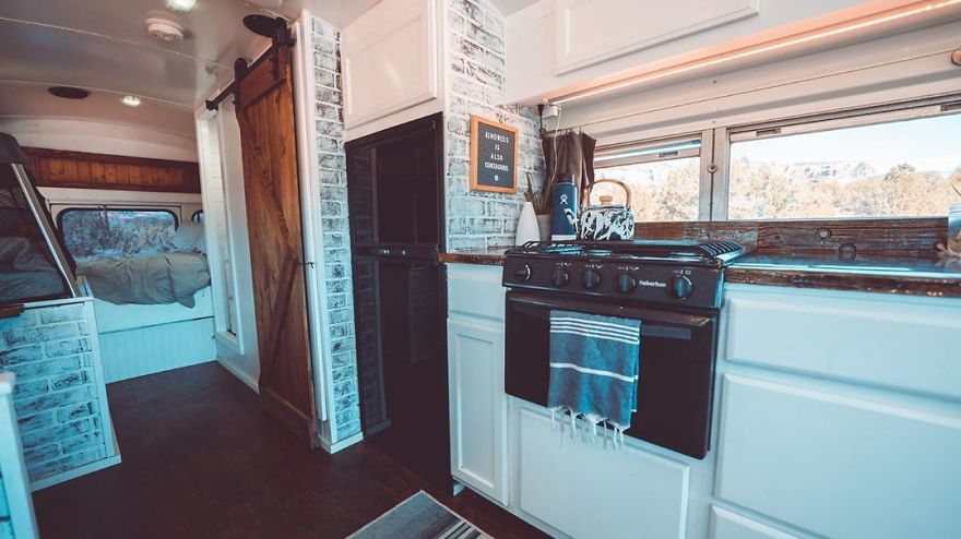 Beautiful DIY School Bus Conversion -With Clever Design Hacks.