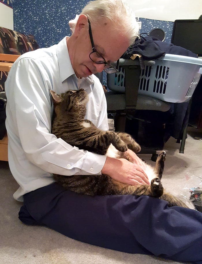 Get You A Man Who Looks At You The Way This Chonker Looks At My Dad