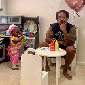 Dad's Honest Review On His Daughter's 'Restaurant' Goes Viral