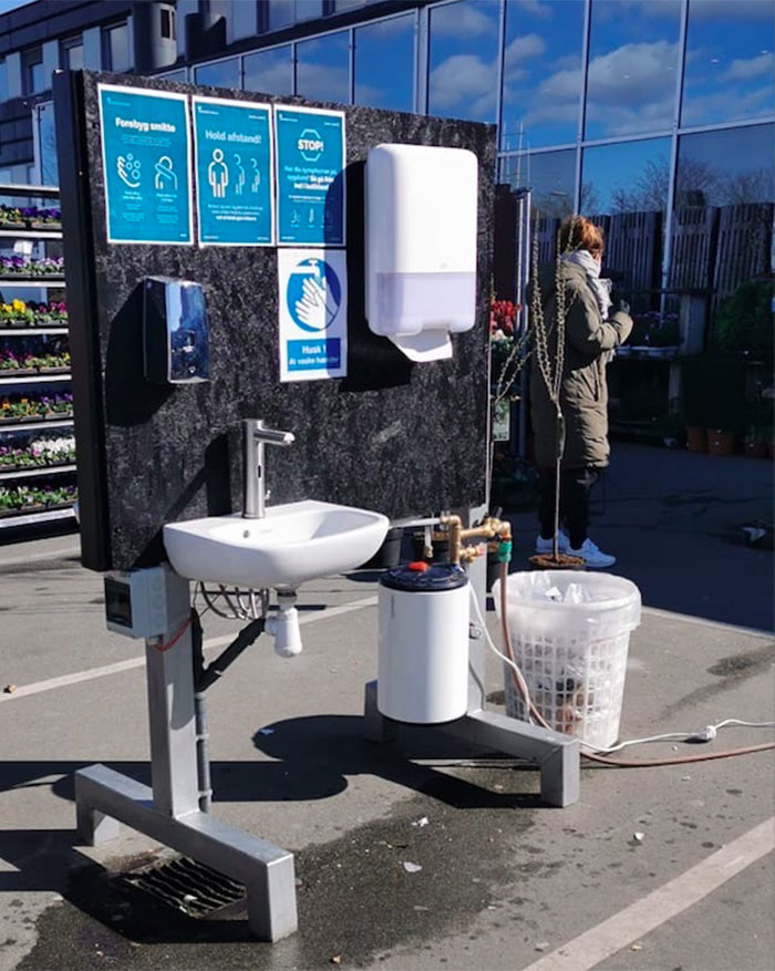 Danish Supermarket Has A Hand-Washing Station Set Up Outside For Shoppers