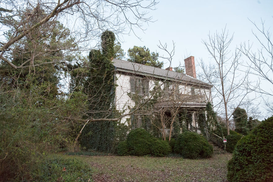 This Confederate Colonel’s House Was Left Behind With All Its Belongings Still Inside (26 Pics)
