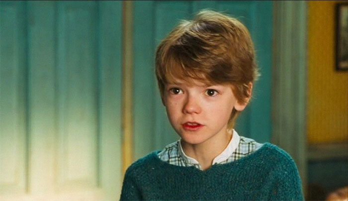 Thomas Brodie-Sangster tenía 14 años cuando hizo de niño de 7 en La niñera mágica