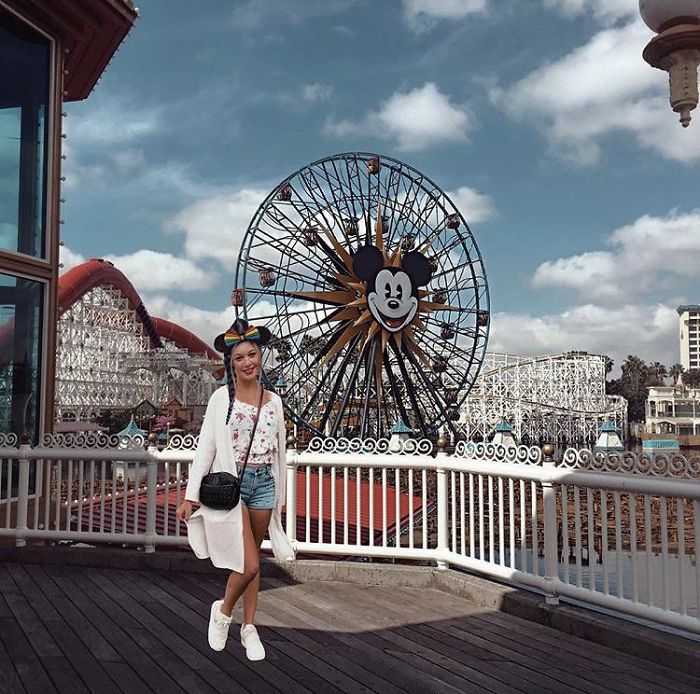 This Girl Has A Disney-Themed Account, For Her ‘Travels’... Most Of The Pics Are Like This