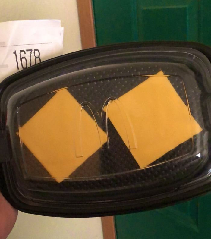Parece que he pagado 6$ para que traigan a mi casa 2 lonchas de queso
